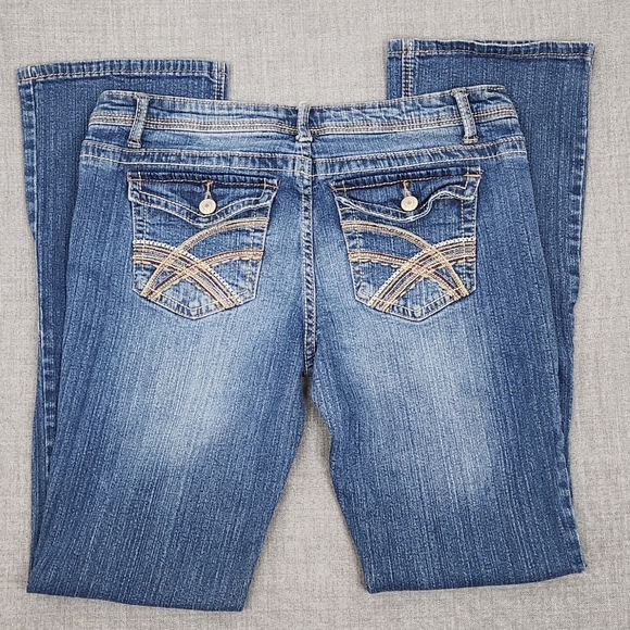 Rue21 Slim Boot Medium Wash Denim Jeans. Size 9/10 R - Picture 8 of 10